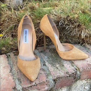 Steve Madden Varcityy suede nude heels